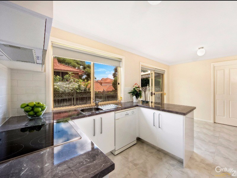 7 14 Hilloak Way, Menai NSW 2234