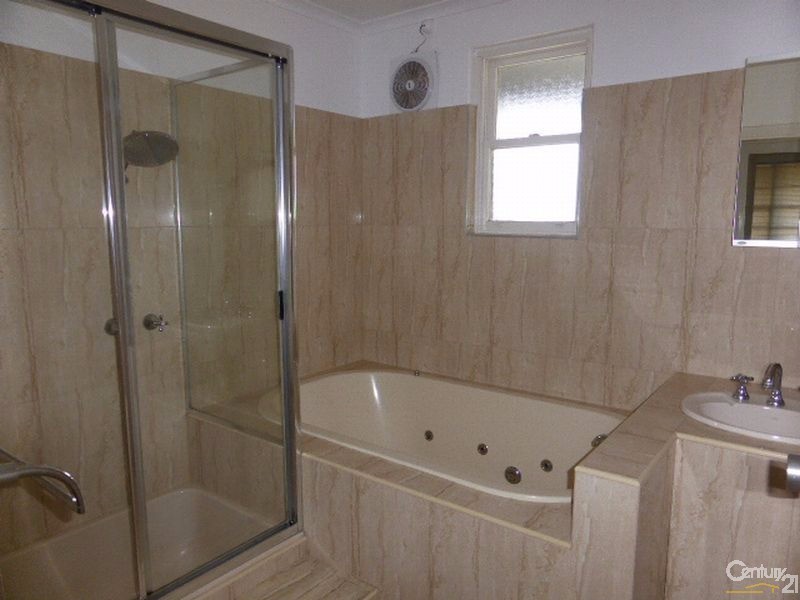 5 Wilbung Road, Illawong NSW 2234