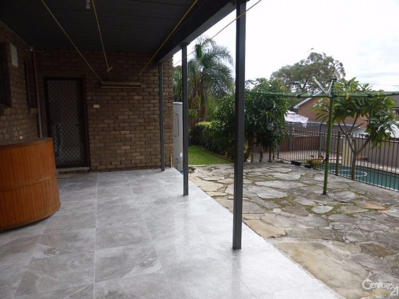 5 Wilbung Road, Illawong NSW 2234