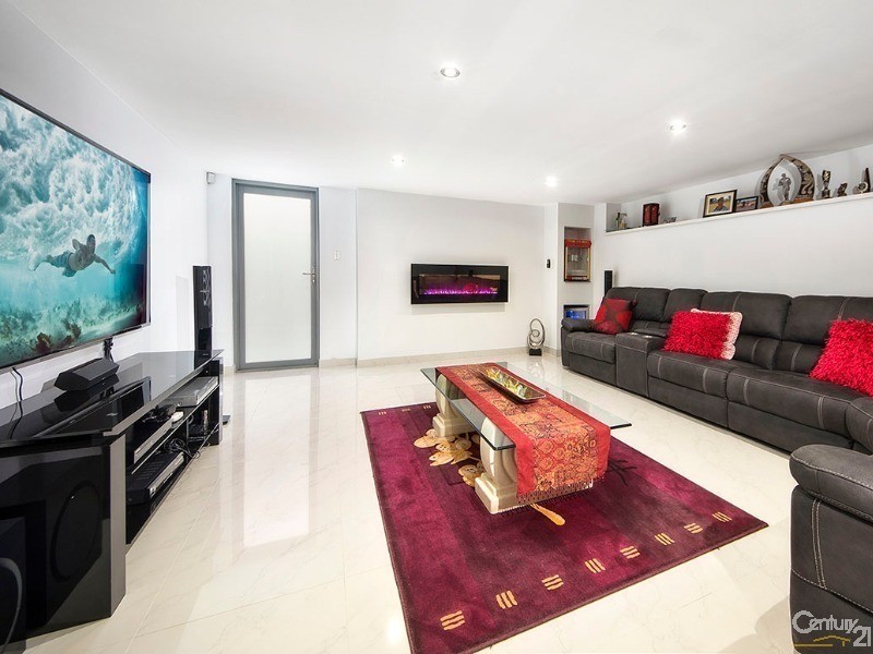 31 Old Ferry Road, Illawong NSW 2234