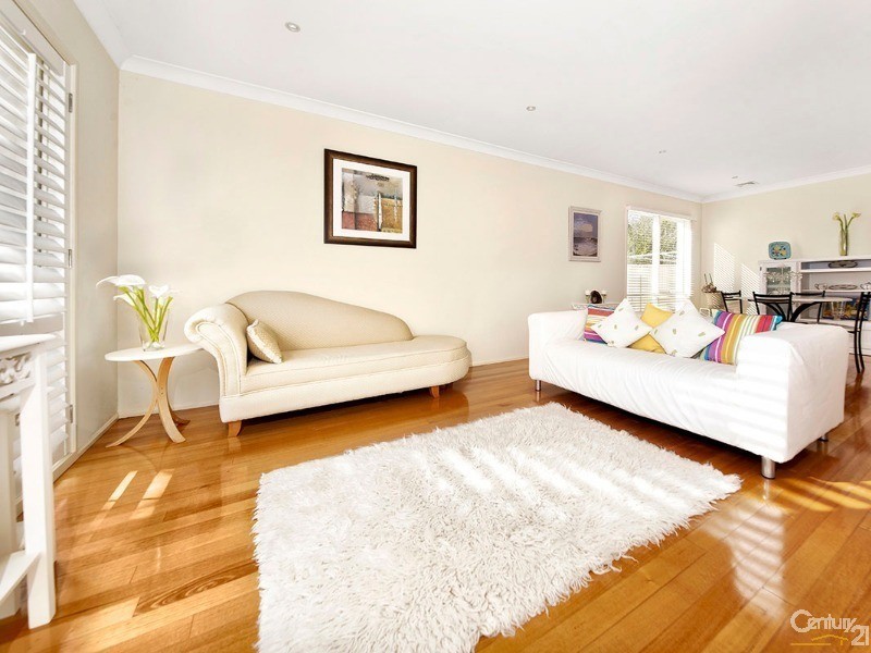 6 Flint Place, Illawong NSW 2234