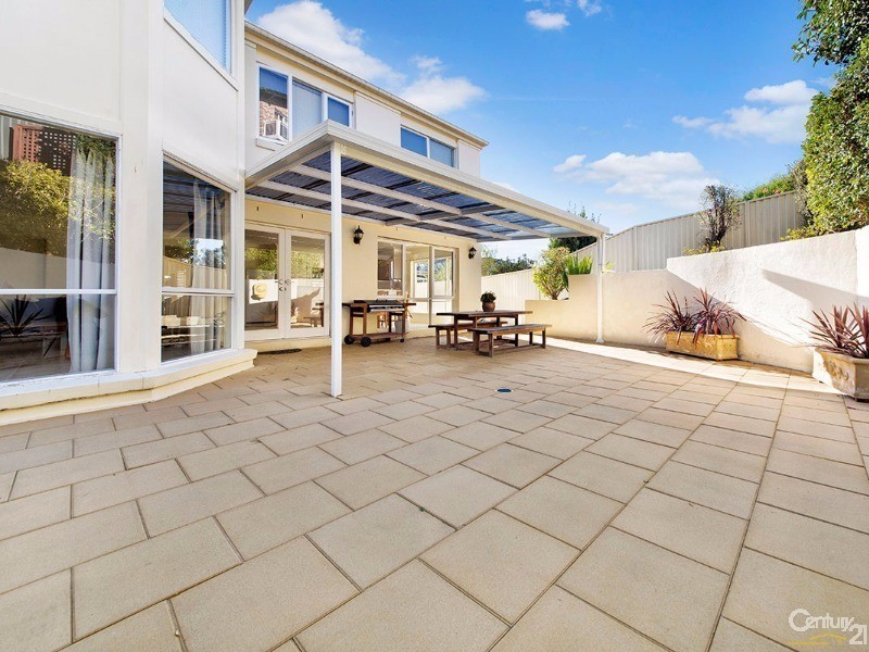 6 Flint Place, Illawong NSW 2234