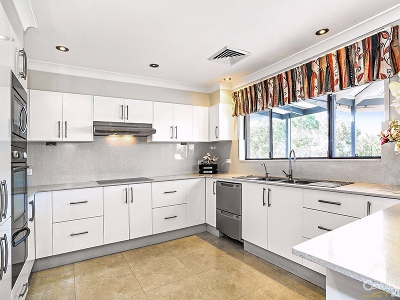 19 Wilbung Road, Illawong NSW 2234