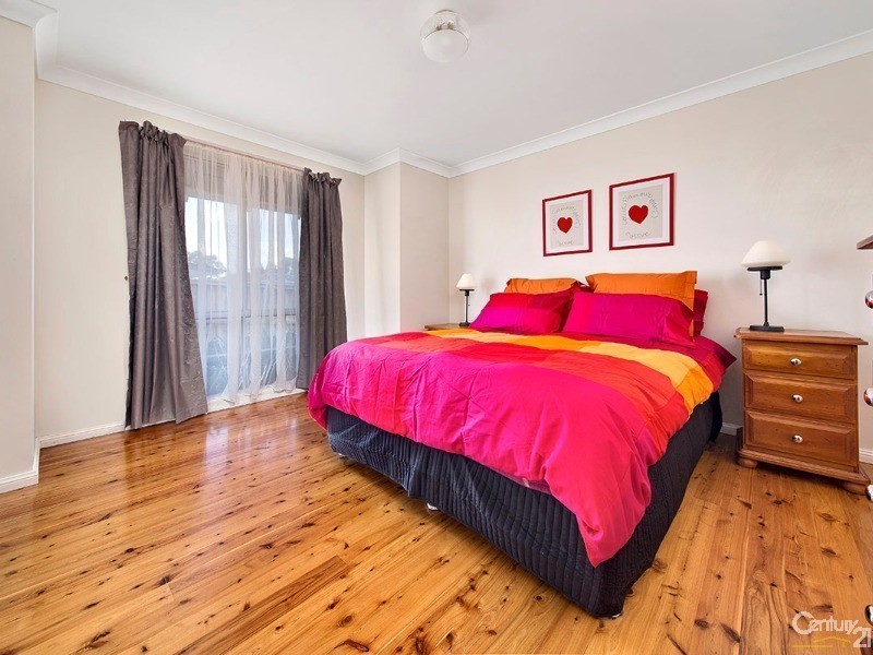 24 Batchelor Cl, Menai NSW 2234