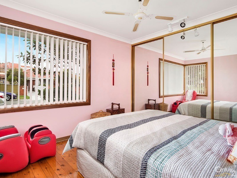 13 Waldo Crescent, Peakhurst NSW 2210