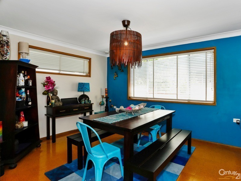 6 Samoa Avenue, Picnic Point NSW 2213