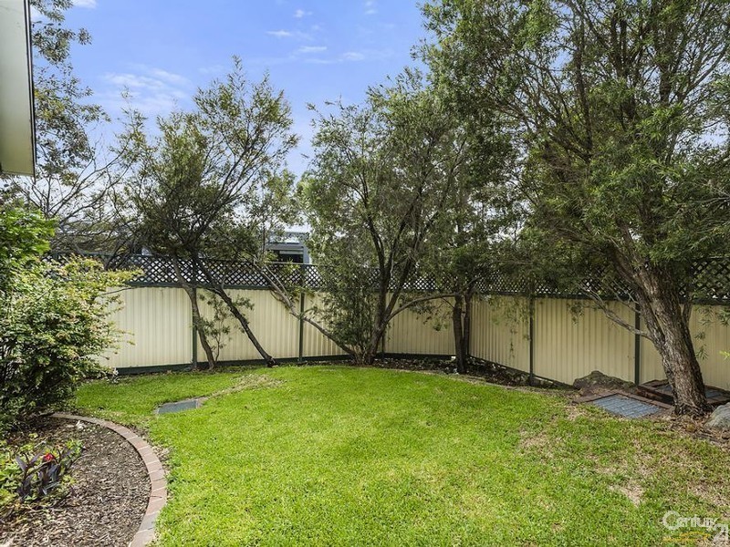 2/6-8 Bataan Close, Illawong NSW 2234