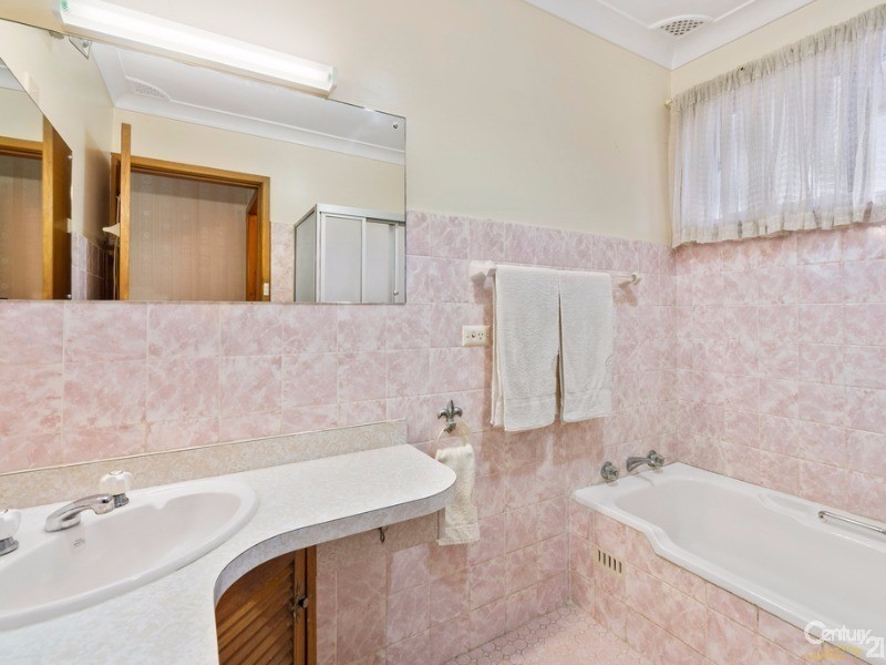 35 Pindari Road, Peakhurst Heights NSW 2210