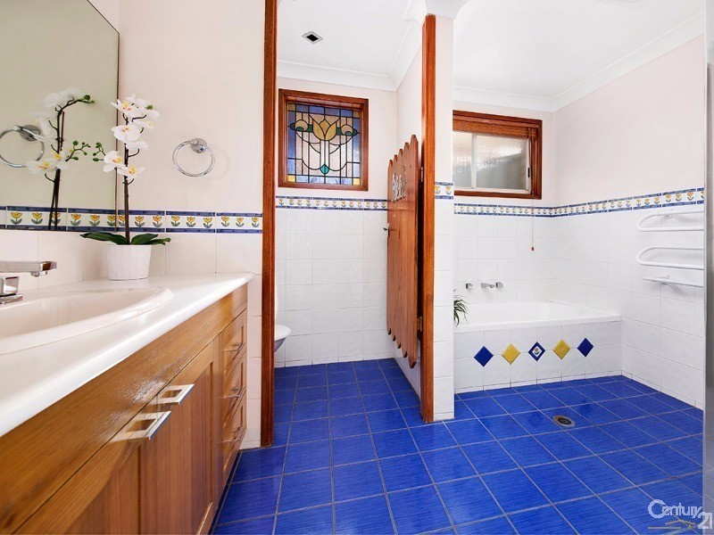 15 Reid Place, Illawong NSW 2234