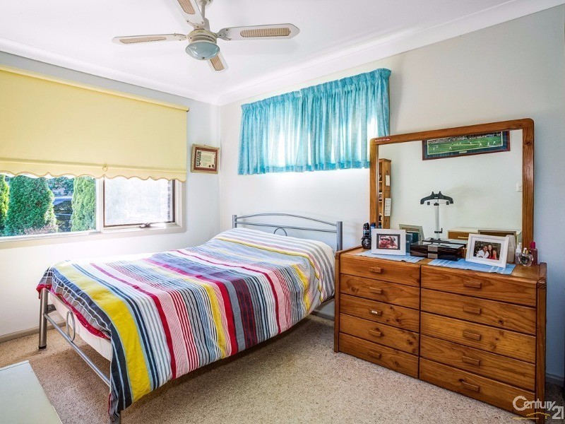 4 Huon Place, Illawong NSW 2234