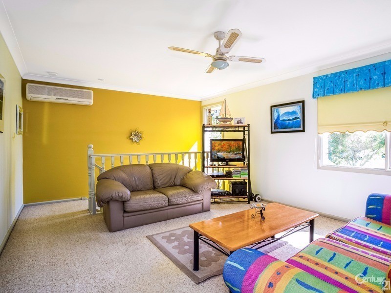 4 Huon Place, Illawong NSW 2234