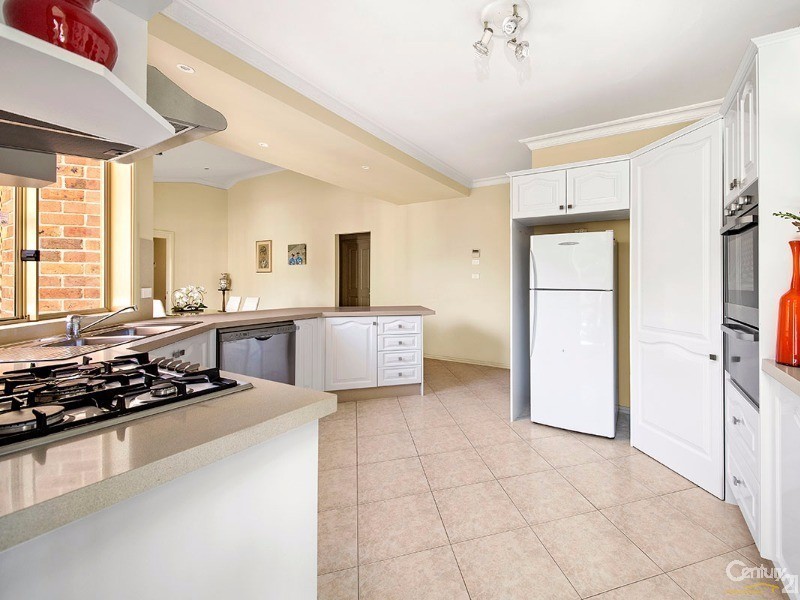 33 Moreton Road, Illawong NSW 2234