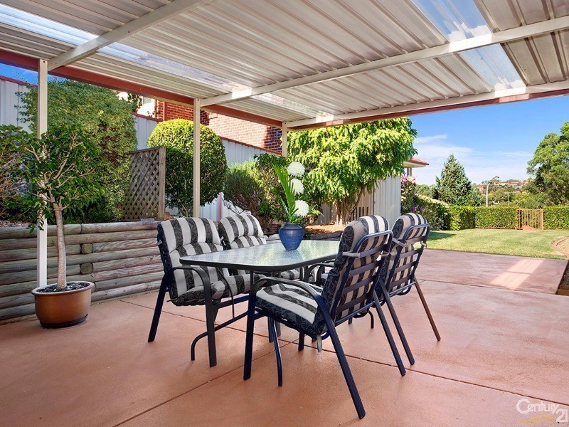 33 Moreton Road, Illawong NSW 2234