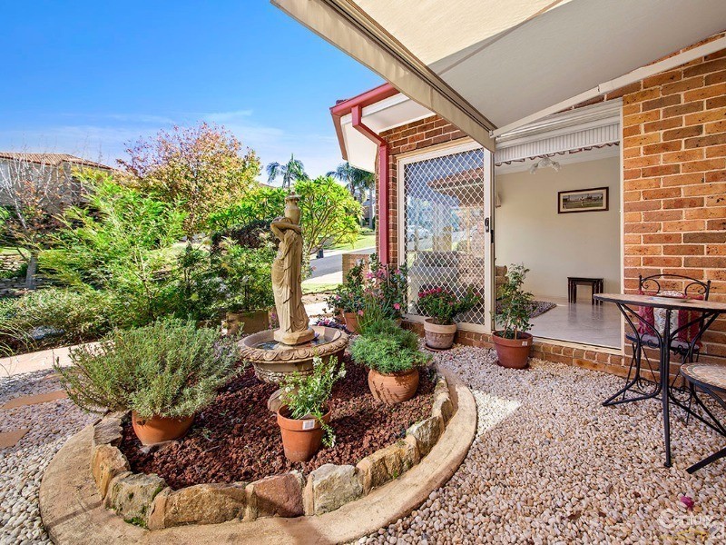 33 Moreton Road, Illawong NSW 2234