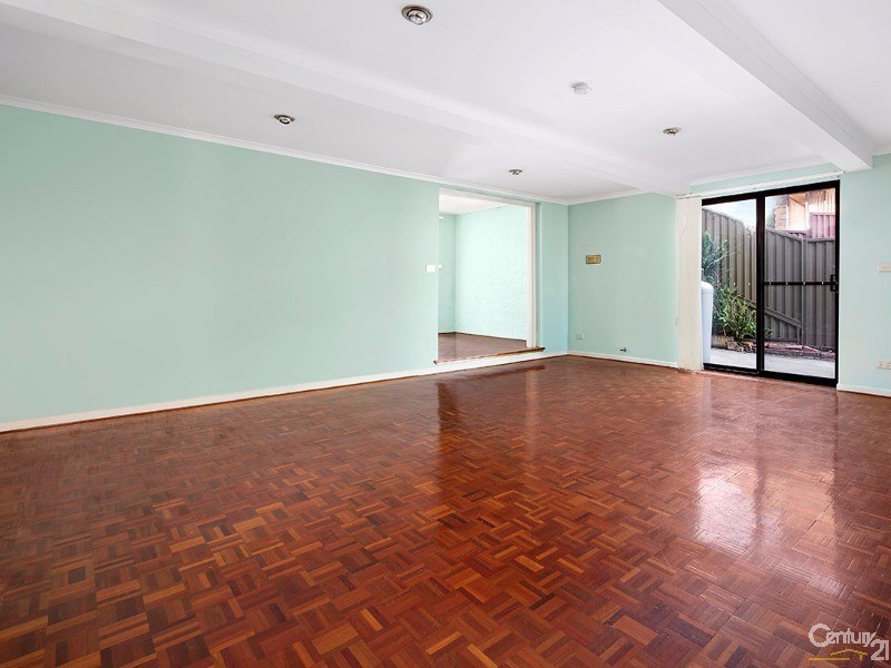 24 Hall Drive, Menai NSW 2234