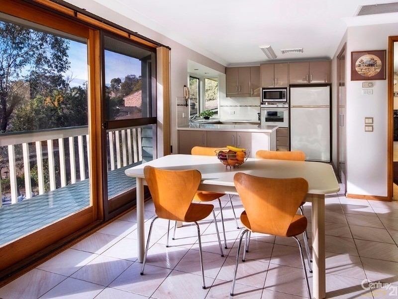 7 Benaud Close, Menai NSW 2234