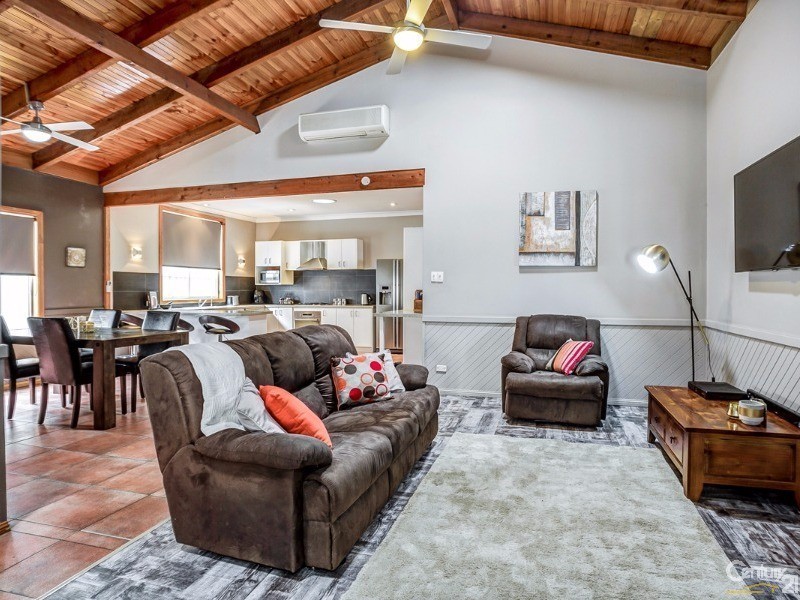 24 Stretham Avenue, Picnic Point NSW 2213