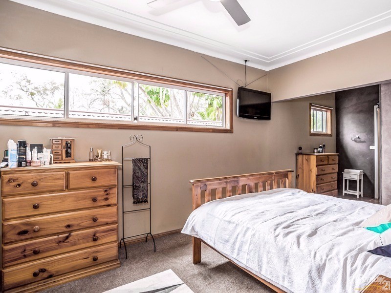 24 Stretham Avenue, Picnic Point NSW 2213