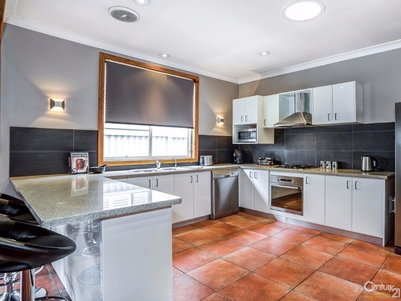24 Stretham Avenue, Picnic Point NSW 2213