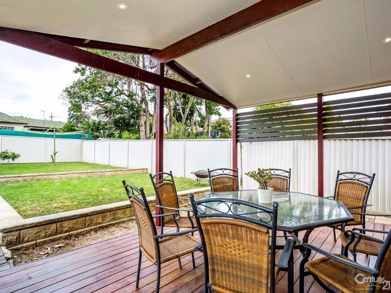 24 Stretham Avenue, Picnic Point NSW 2213