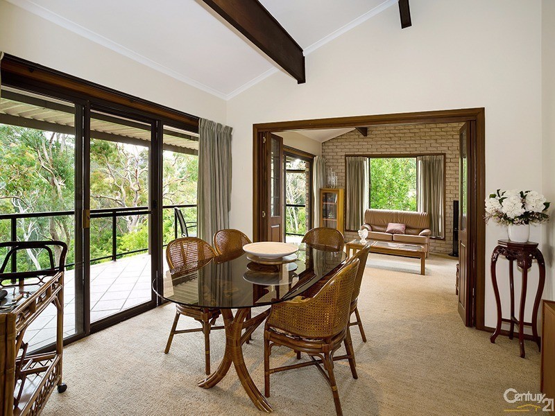 5 Charm Place, Peakhurst NSW 2210