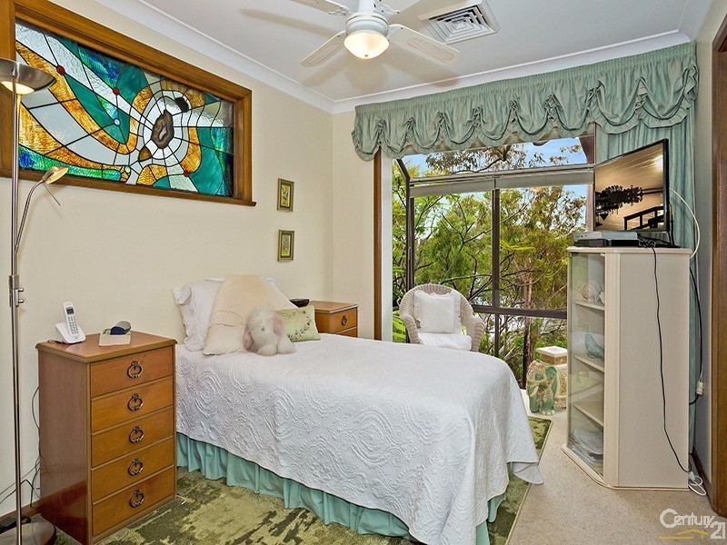 5 Charm Place, Peakhurst NSW 2210