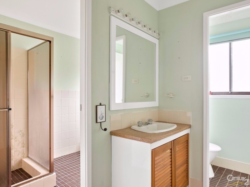 5 Belbowrie Close, Bangor NSW 2234