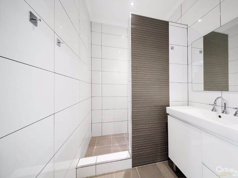 12 Harford Avenue, East Hills NSW 2213