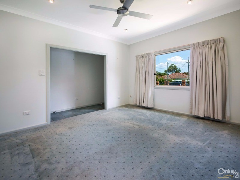 12 Harford Avenue, East Hills NSW 2213