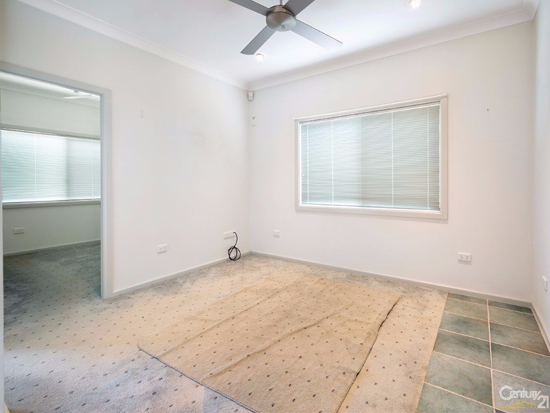 12 Harford Avenue, East Hills NSW 2213