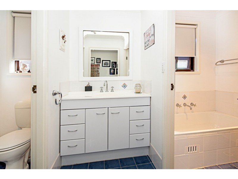 44 Hall Drive, Menai NSW 2234