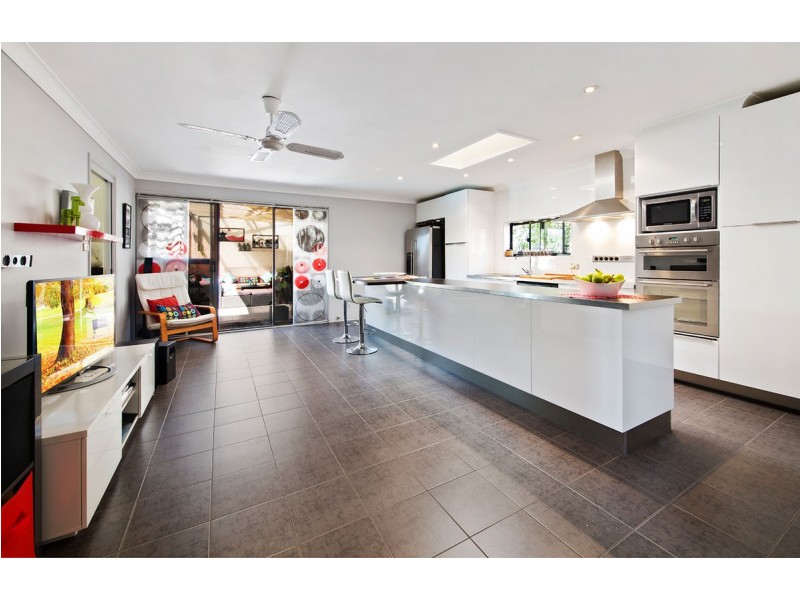 10 Black Close, Illawong NSW 2234