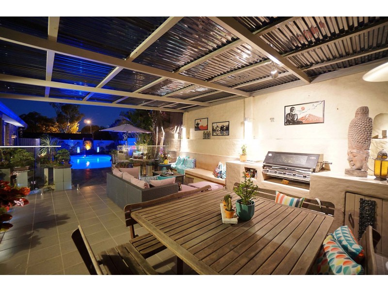 10 Black Close, Illawong NSW 2234