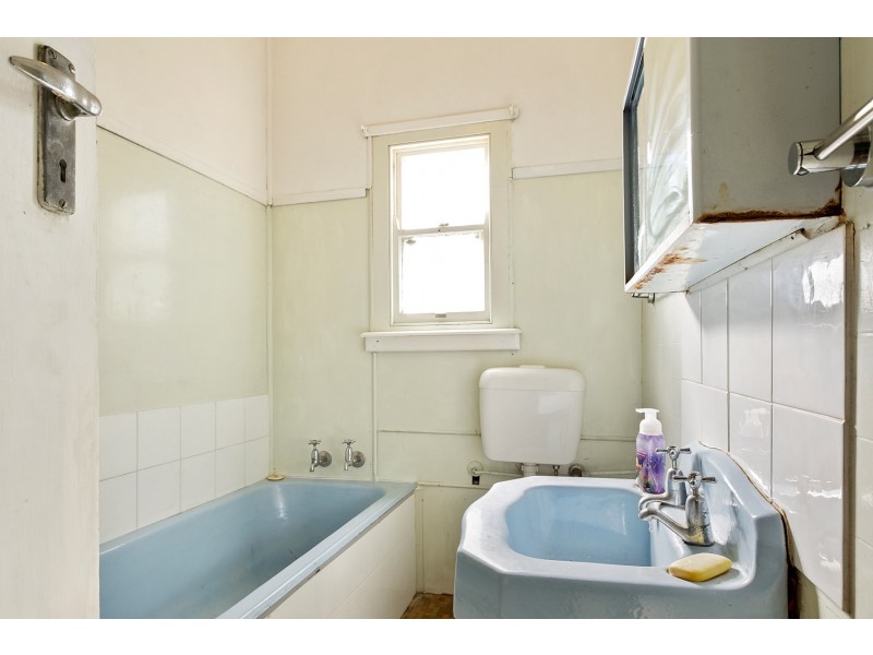 52 Coonong Road, Gymea Bay NSW 2227