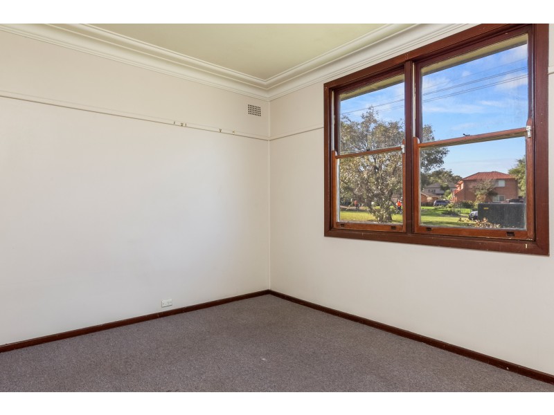 11 Woonah Street, Miranda NSW 2228