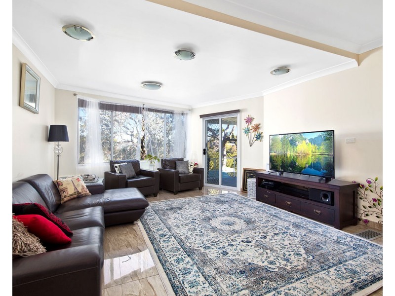 92 Bignell Street, Illawong NSW 2234