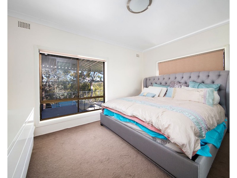 92 Bignell Street, Illawong NSW 2234