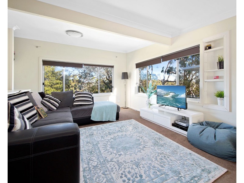 92 Bignell Street, Illawong NSW 2234