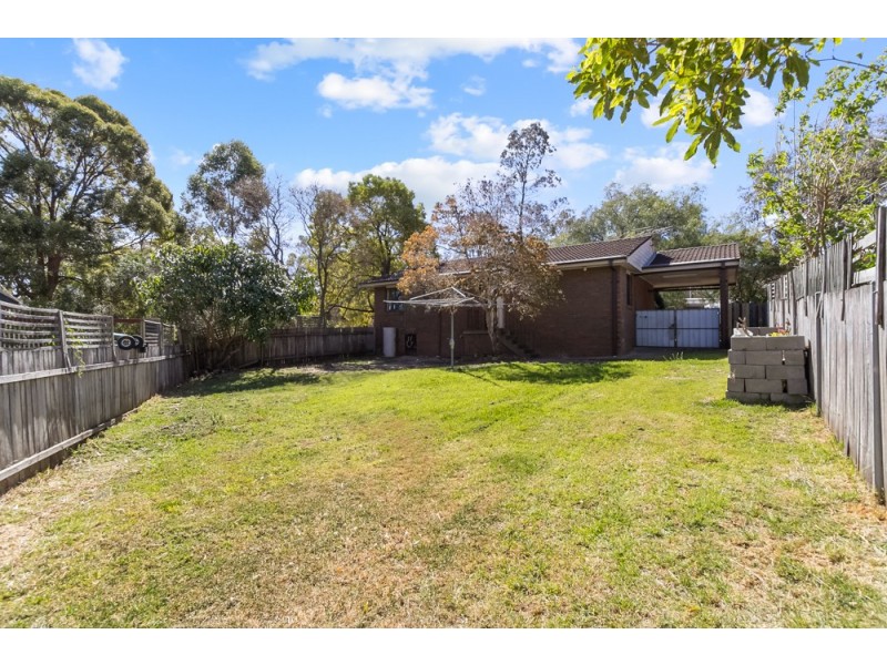 1 Bromwich Place, Menai NSW 2234