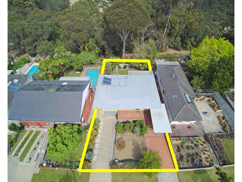 12 Jindabyne Crescent, Peakhurst Heights NSW 2210