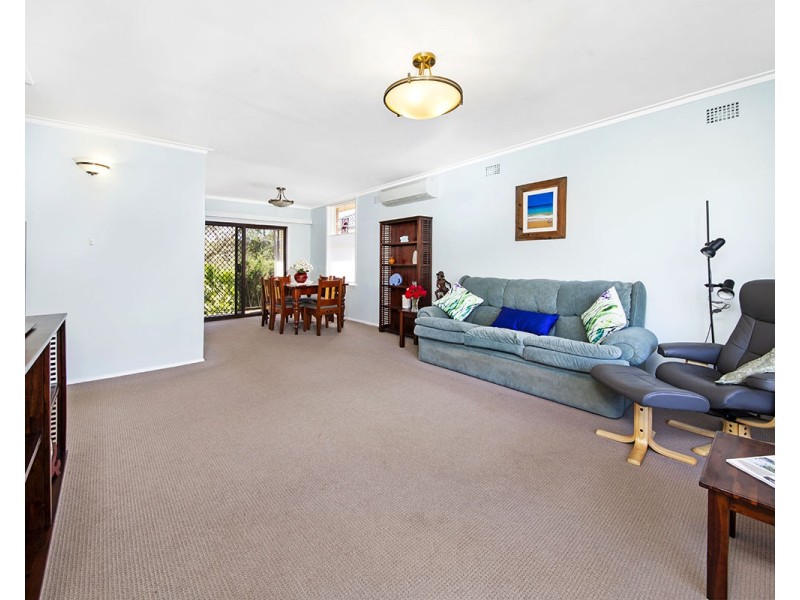 12 Jindabyne Crescent, Peakhurst Heights NSW 2210