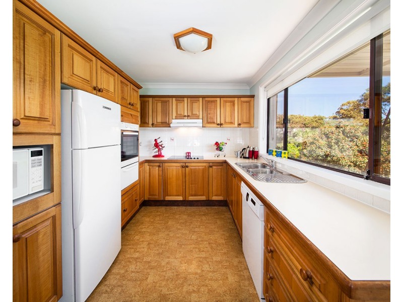 12 Jindabyne Crescent, Peakhurst Heights NSW 2210