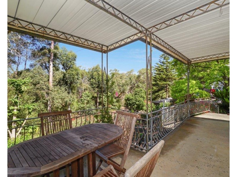 10 Jindabyne Crescent, Peakhurst Heights NSW 2210