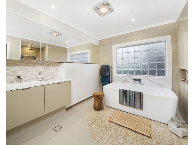 3 Cato Place, Illawong NSW 2234