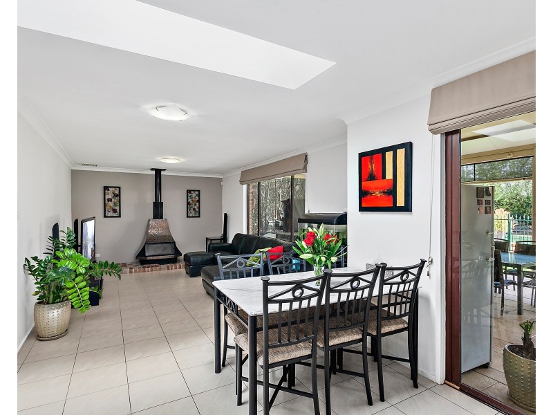 4 Sand Place, Illawong NSW 2234