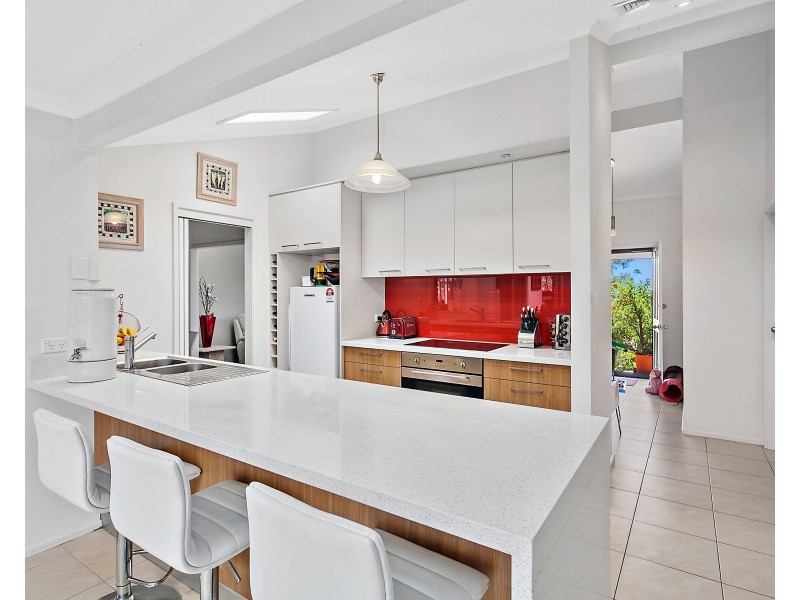 4 Sand Place, Illawong NSW 2234