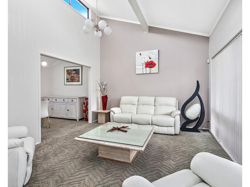 4 Sand Place, Illawong NSW 2234