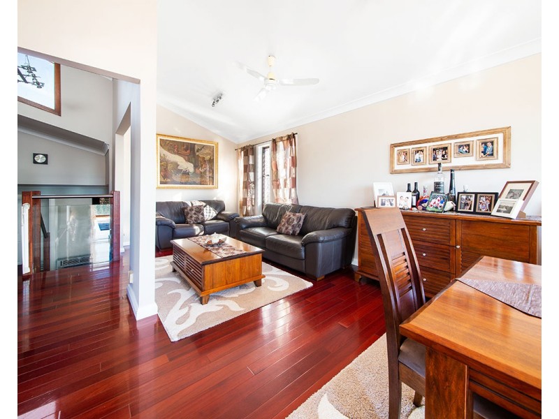 7 Byron Place, Illawong NSW 2234