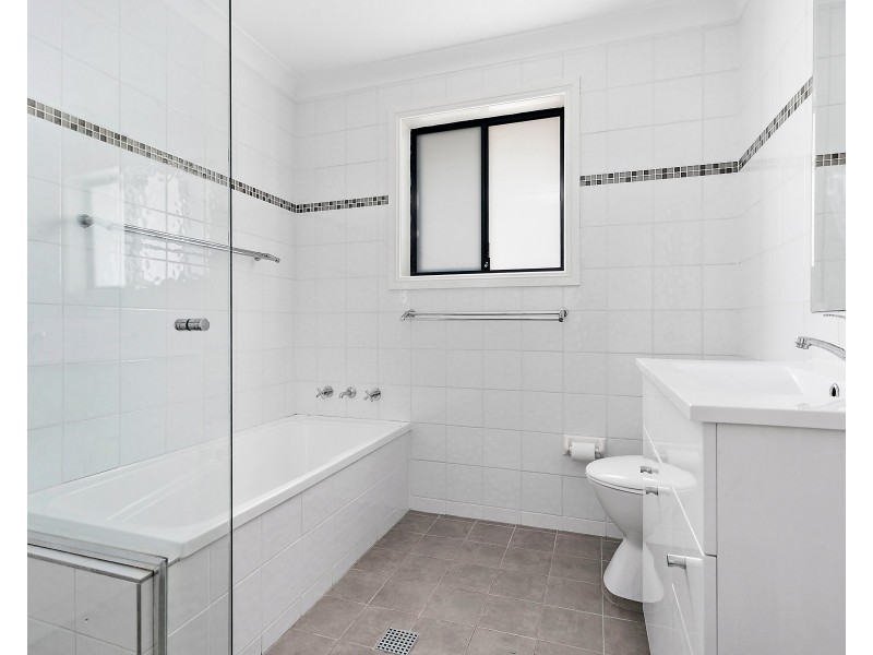 2/1-3 Bataan Close, Illawong NSW 2234