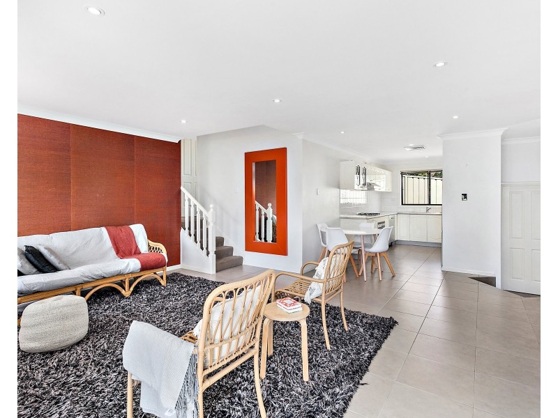 2/1-3 Bataan Close, Illawong NSW 2234